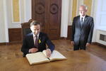 Wpis do księgi pamiątkowej estońskiego parlamentu. fot. M. Czutko