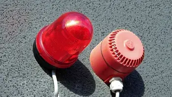 light-alarm-red-color-pink-lighting-489608-pxhere.com.webp