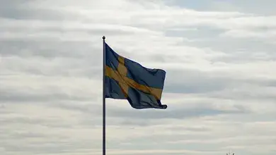 sky-wind-summer-symbol-mast-flag-931688-pxhere.com.webp