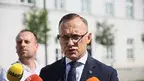 Rzecznik prasowy Prezydenta RP Rafał Leśkiewicz podczas konferencji przed Pałacem Prezydenckim w Warszawie.webp